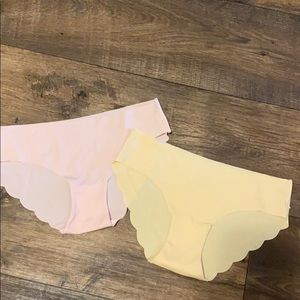 MWOT Seamless Med/Lg Scalloped Edge Cheekies New